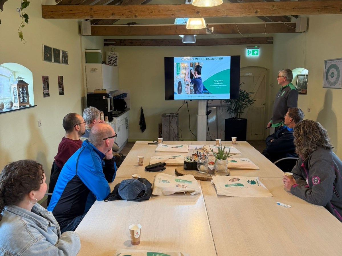 Trailcrew in de&nbsp;schoolbanken